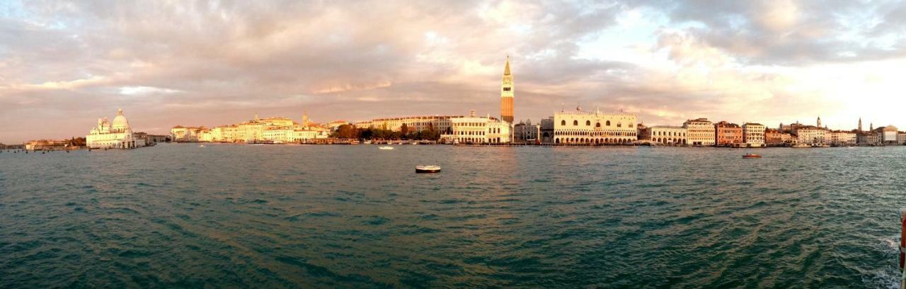 Ca Lezze Bell'Appartamento Nel Cuore Di Venezia Eksteriør bilde